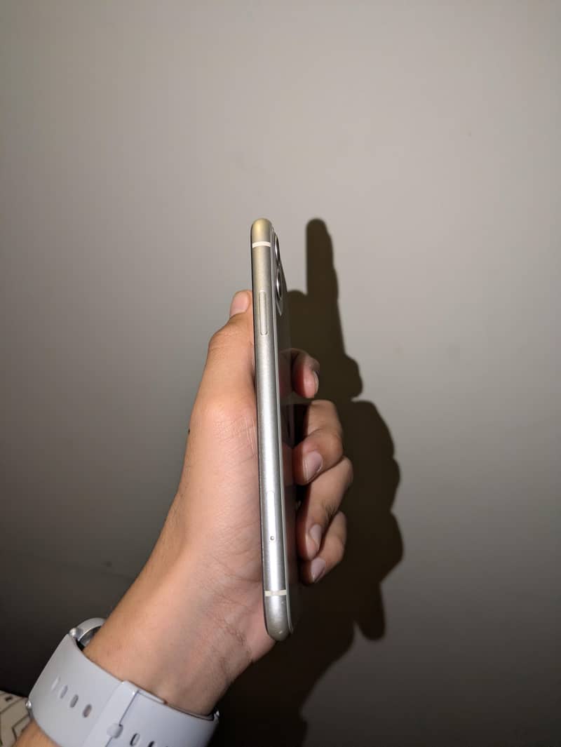 Apple iPhone 11 2