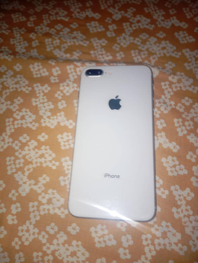 Apple iPhone 8 Plus 4