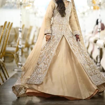 selling my one time used lehnga