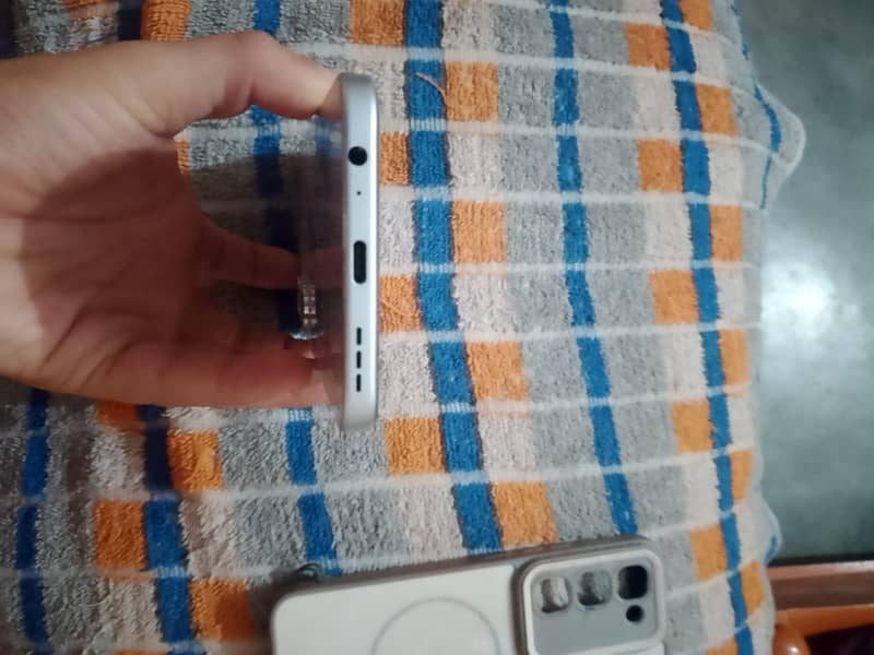 Tecno spark 40 pro 4