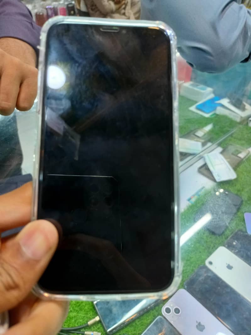 Apple iPhone XS 1