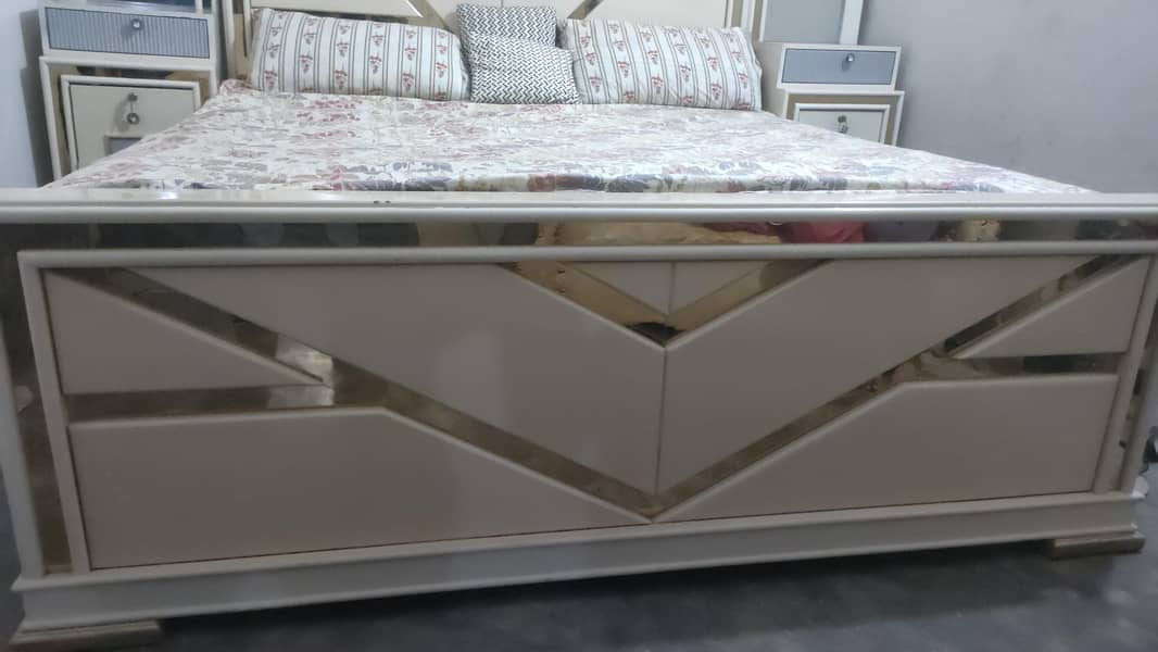 King size Bed (Deco Paint) 2