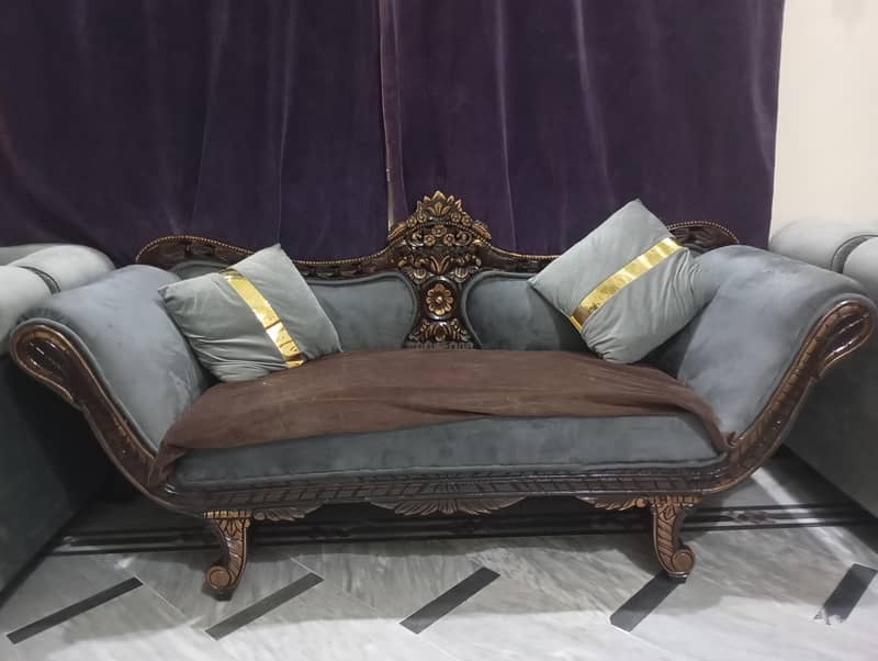 Dewan sofa 0