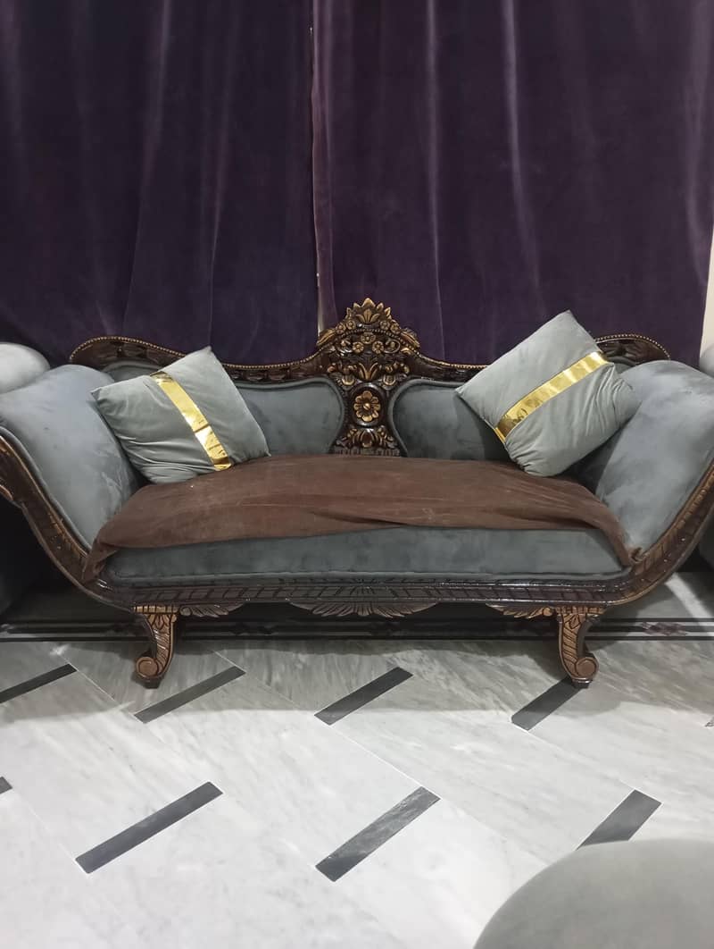 Dewan sofa 1
