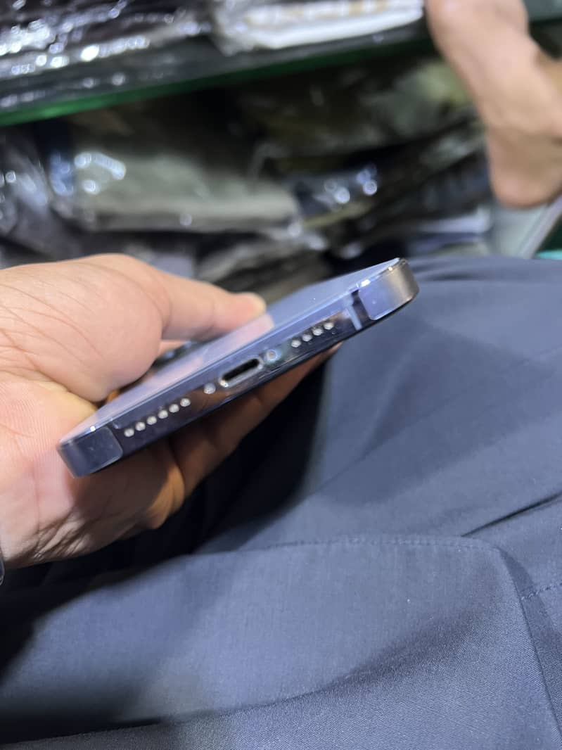 Apple iPhone 13 Pro Max 1