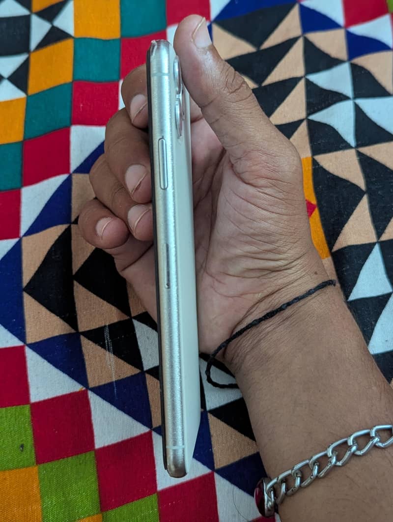 Apple iPhone 11 Pro Max 2