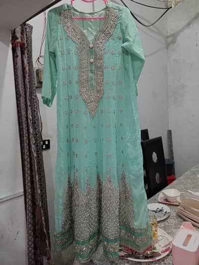 9/10 condition ready to wear wedding dress for sale only 1 time used