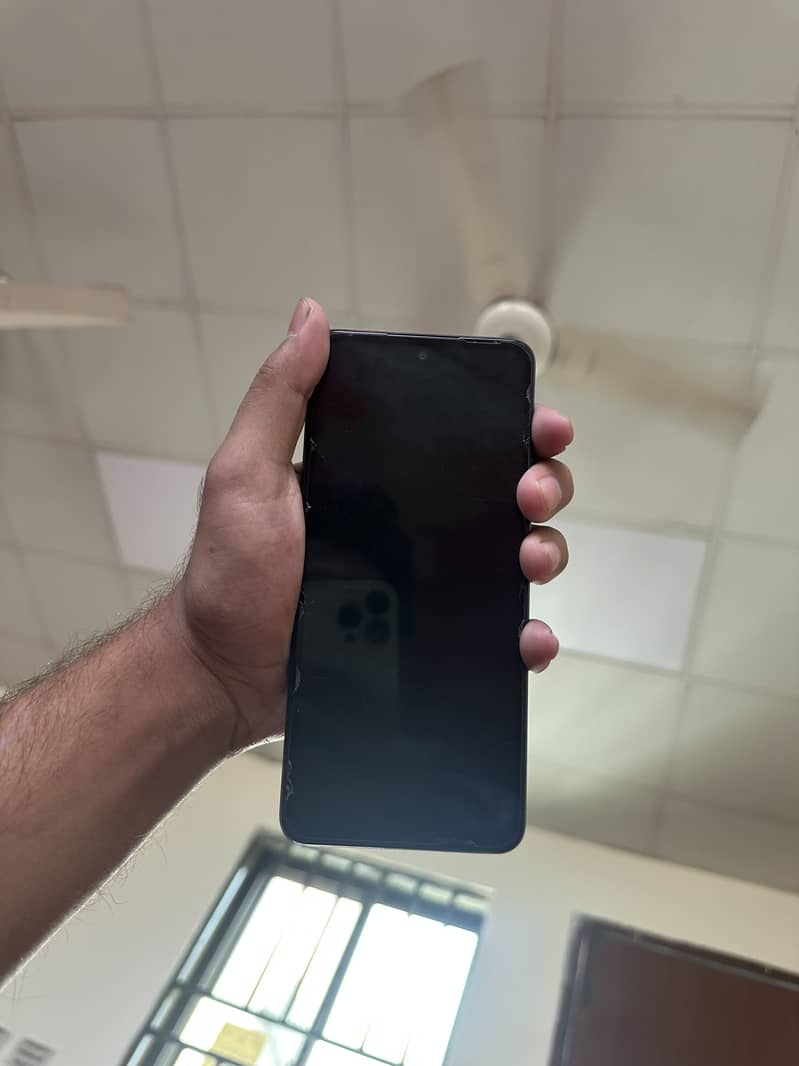 Realme C75 1