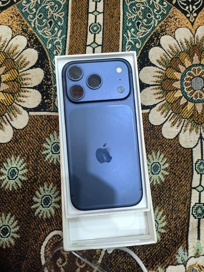 Apple iPhone 17 Pro 0
