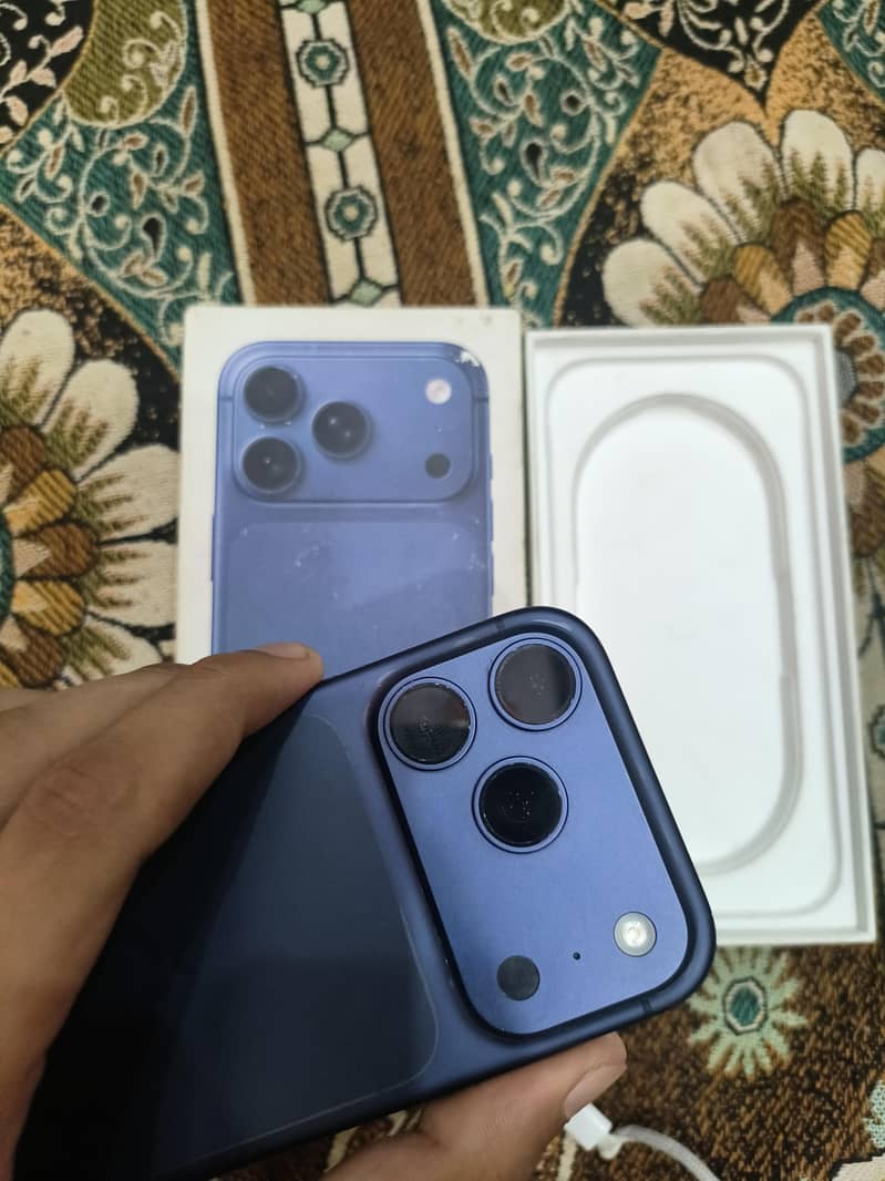 Apple iPhone 17 Pro 1