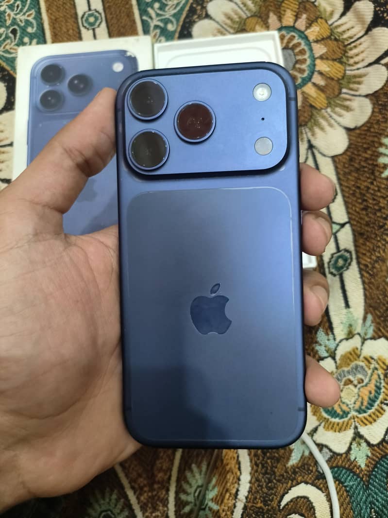 Apple iPhone 17 Pro 8