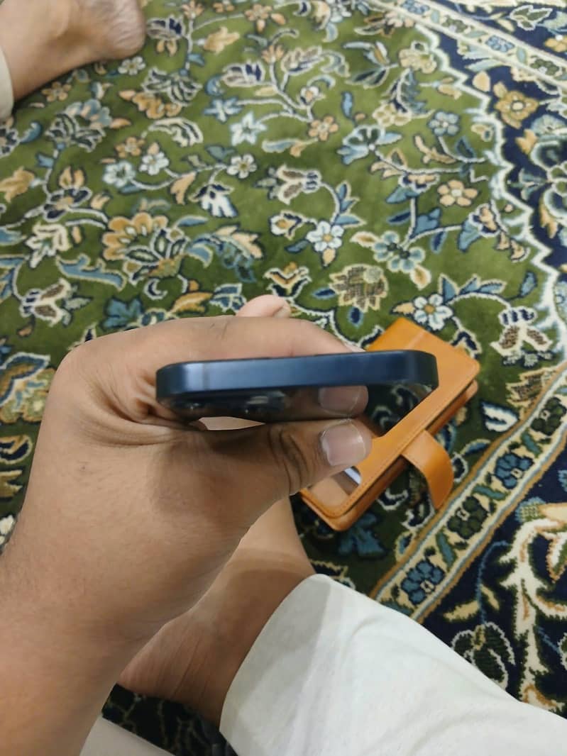 Apple iPhone 13 4