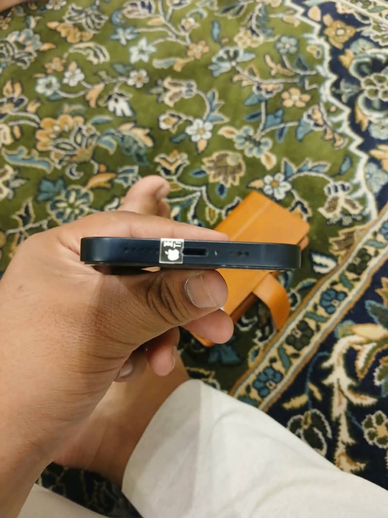 Apple iPhone 13 7