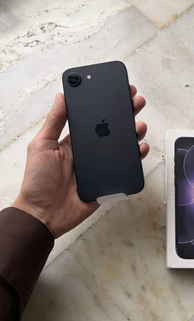 IPHONE 16e with box jv 128 gb condition new water pack 100 health