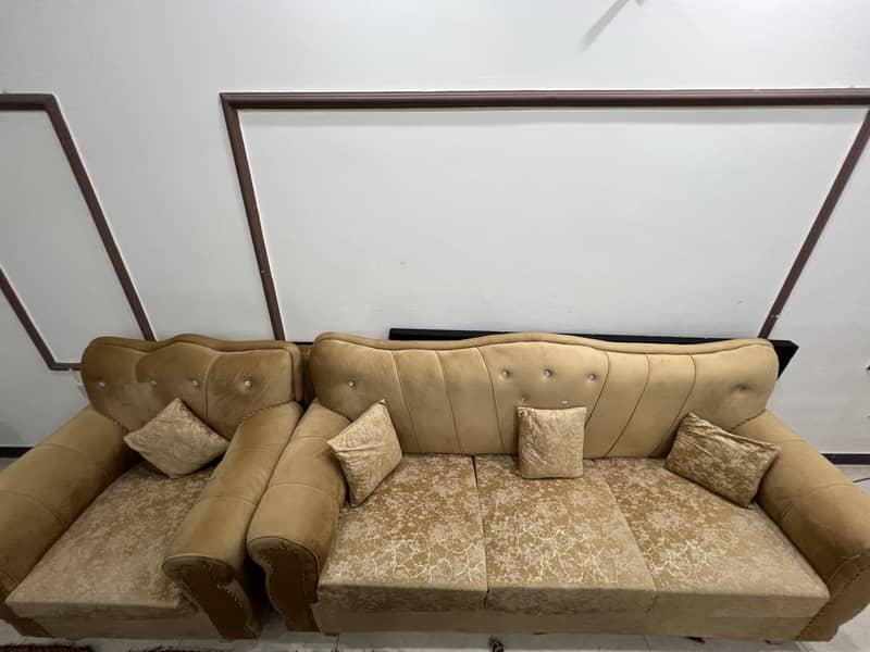 6 seater sofa with table 1