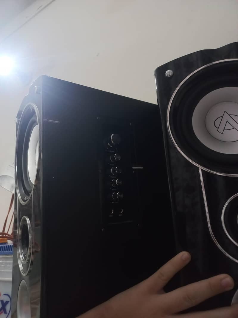 AUDIONIC SPEAKERS 2