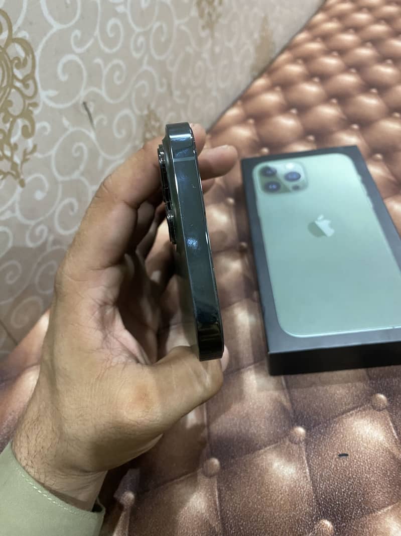Apple iPhone 13 Pro Max 3