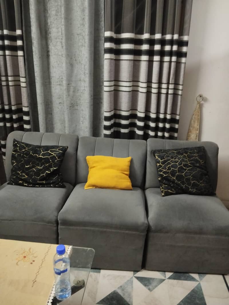 Good looking durable sofa set 1