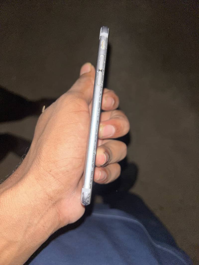 Apple iPhone 6S 1