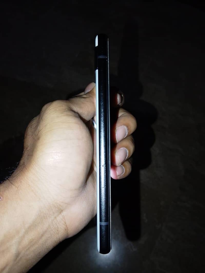 Google Pixel 6a 5