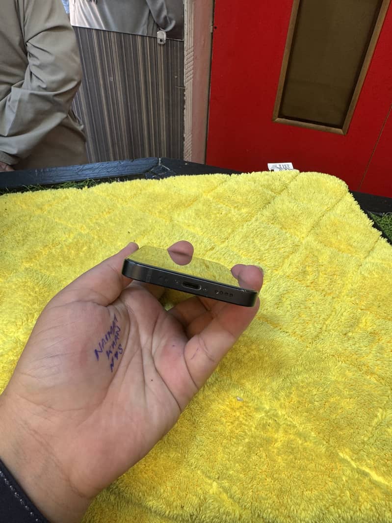 Apple iPhone 12 mini 3