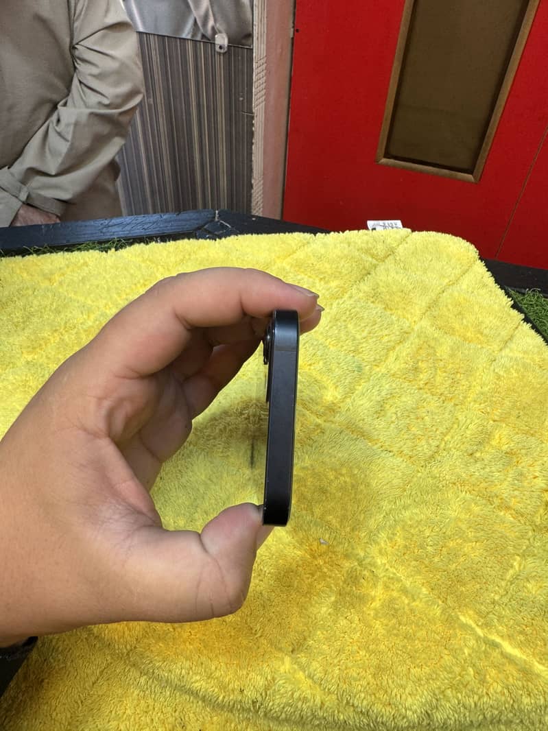 Apple iPhone 12 mini 5