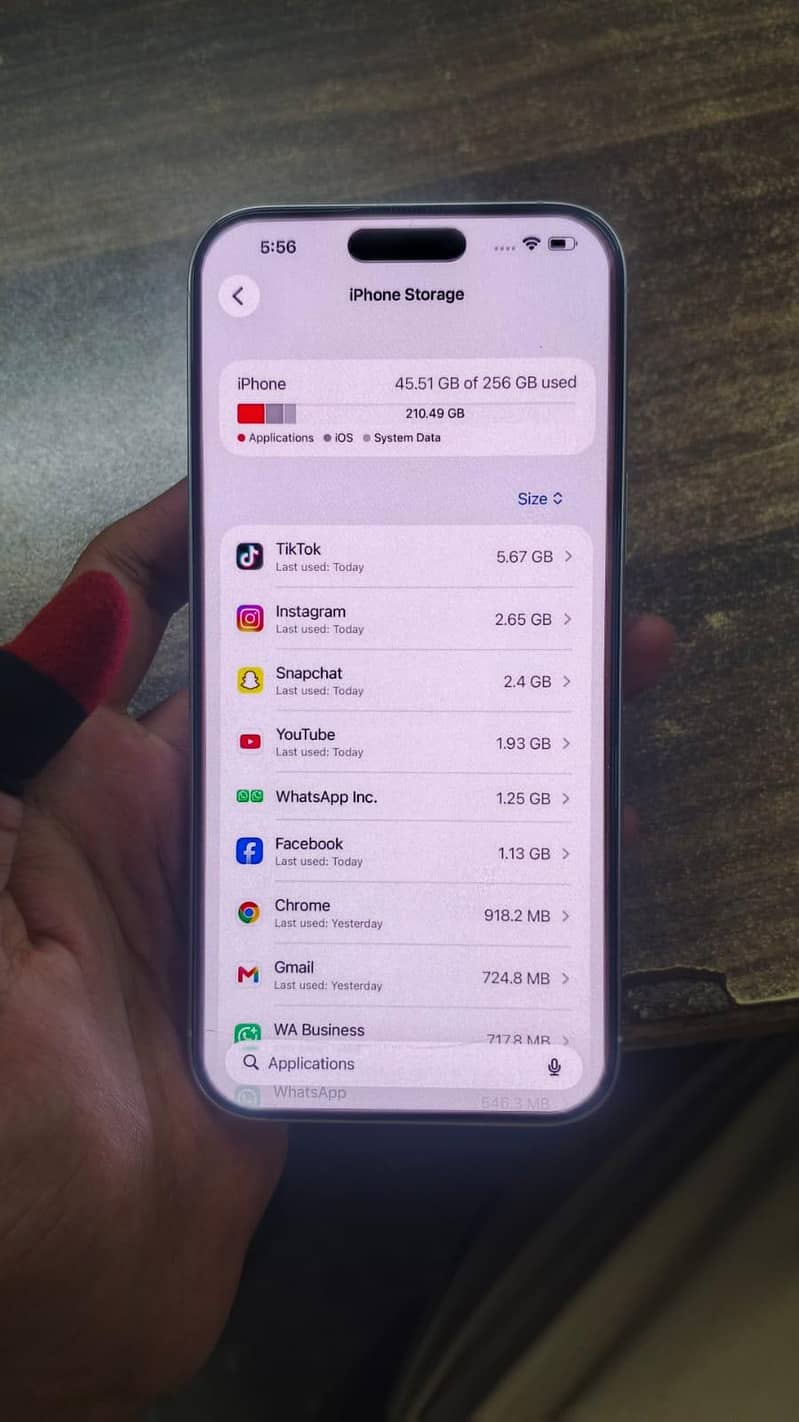 Apple iPhone 16 Pro Max 2