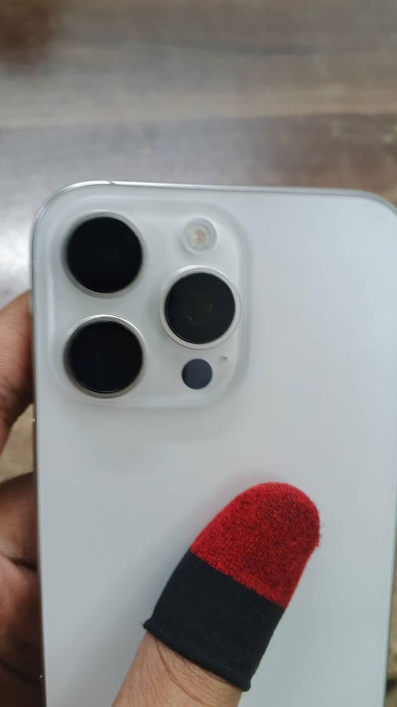 Apple iPhone 16 Pro Max 8