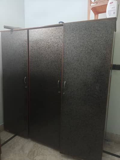 urgent sell almari 3 doors