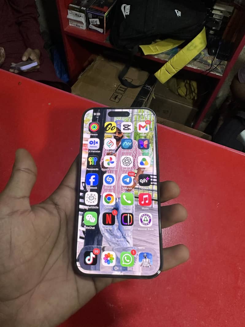 iPhone 15 pro 256GB 0