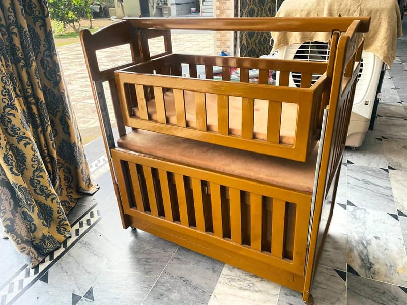baby cot/ swing 0