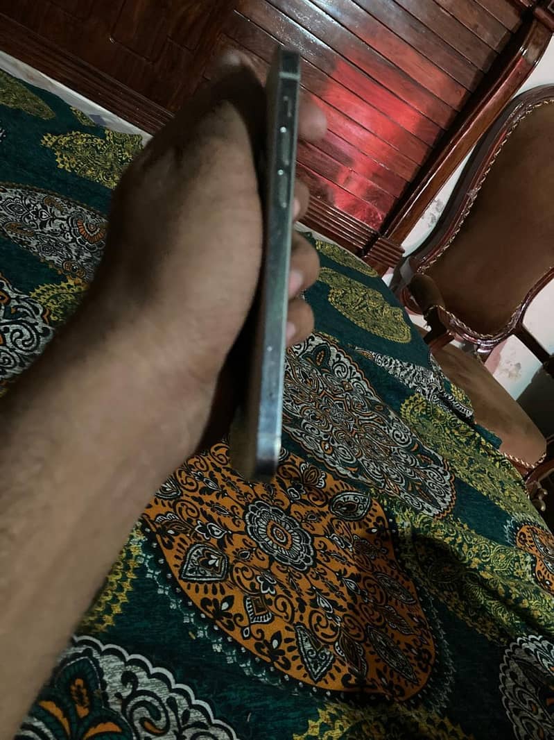 Apple iPhone 12 pro 3