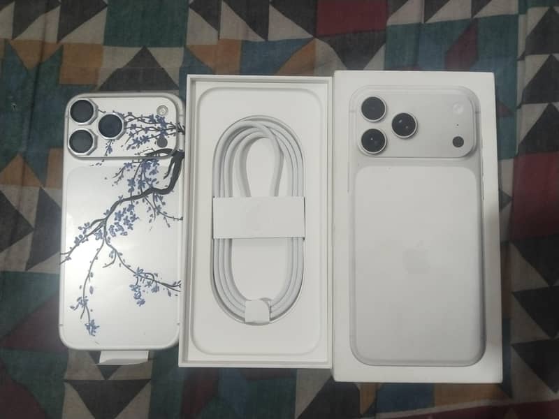 Apple iPhone 17 Pro Max 0