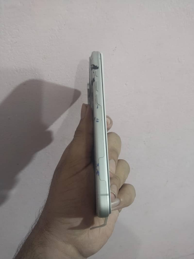 Apple iPhone 17 Pro Max 4