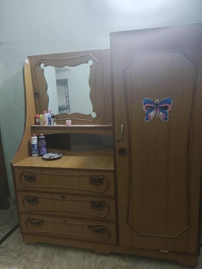 urgent sell almari and drawers