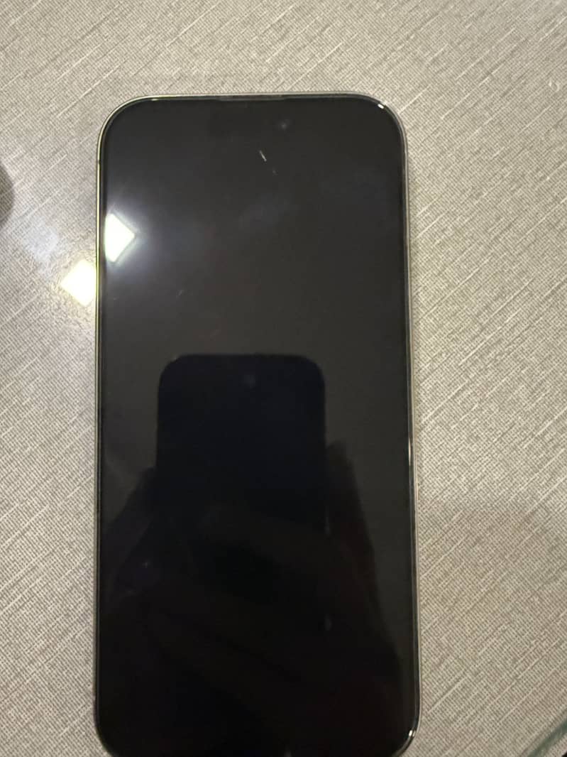 Apple iPhone 16 Pro 1
