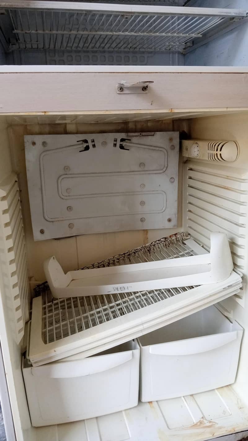 pel fridge 0