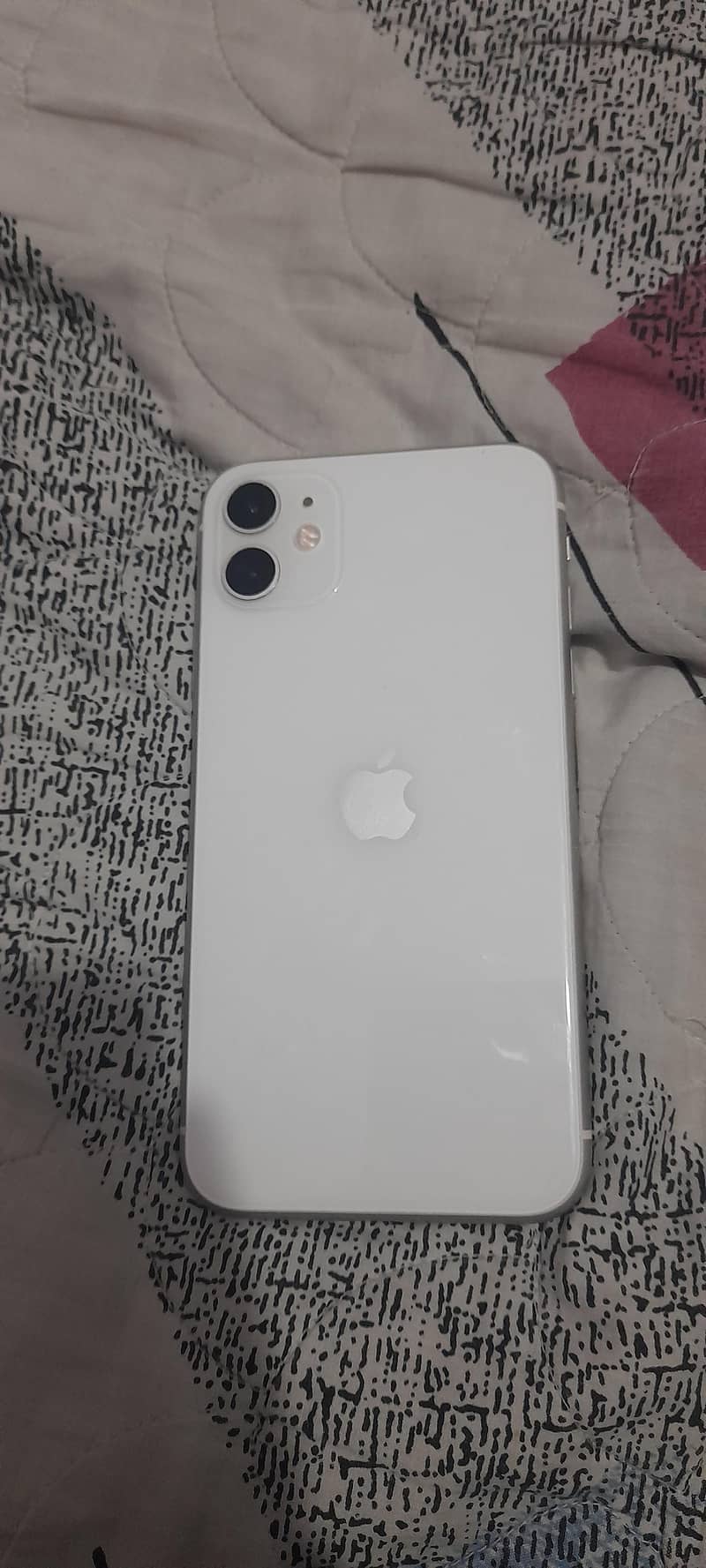 Apple iPhone 11 0