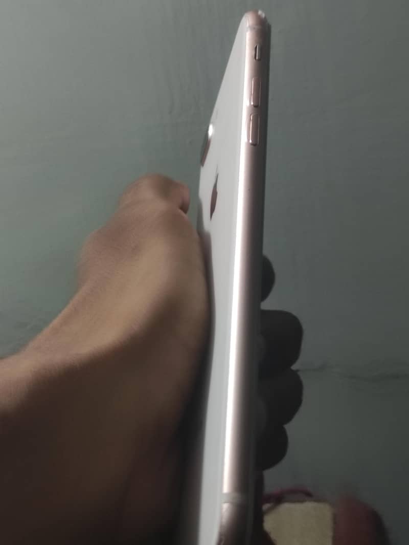 Apple iPhone 8 Plus 1