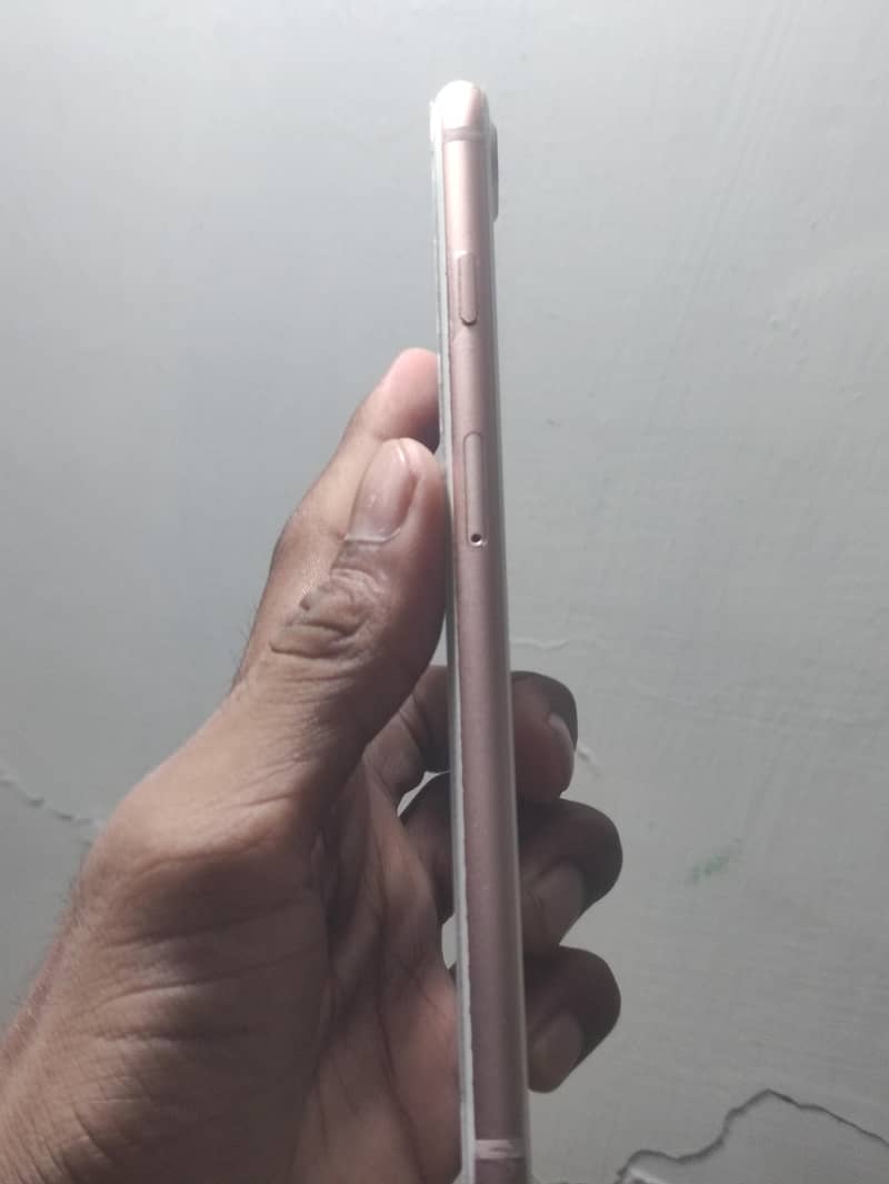 Apple iPhone 8 Plus 3