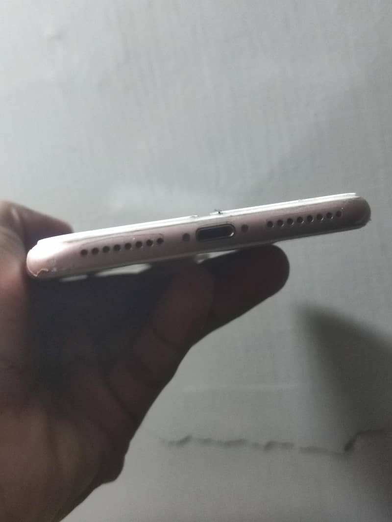 Apple iPhone 8 Plus 4