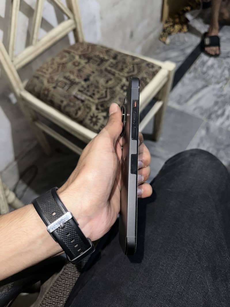 Apple iPhone 14 Pro Max 1