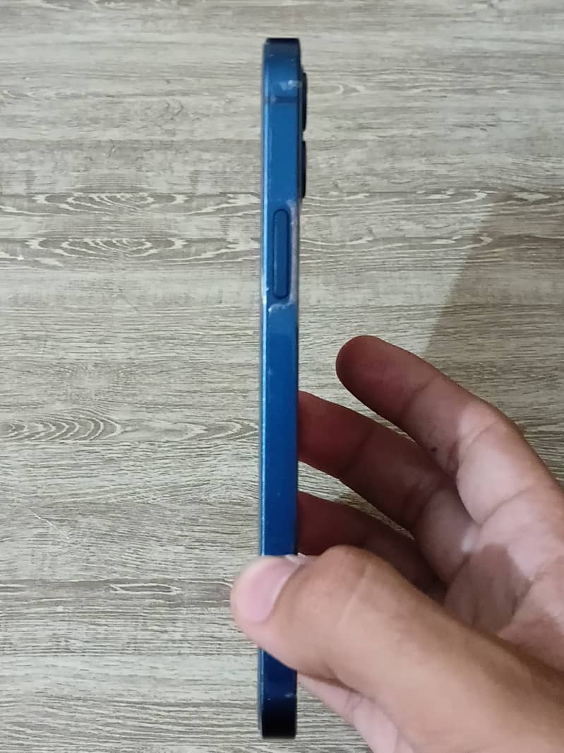 Apple iPhone 12 3