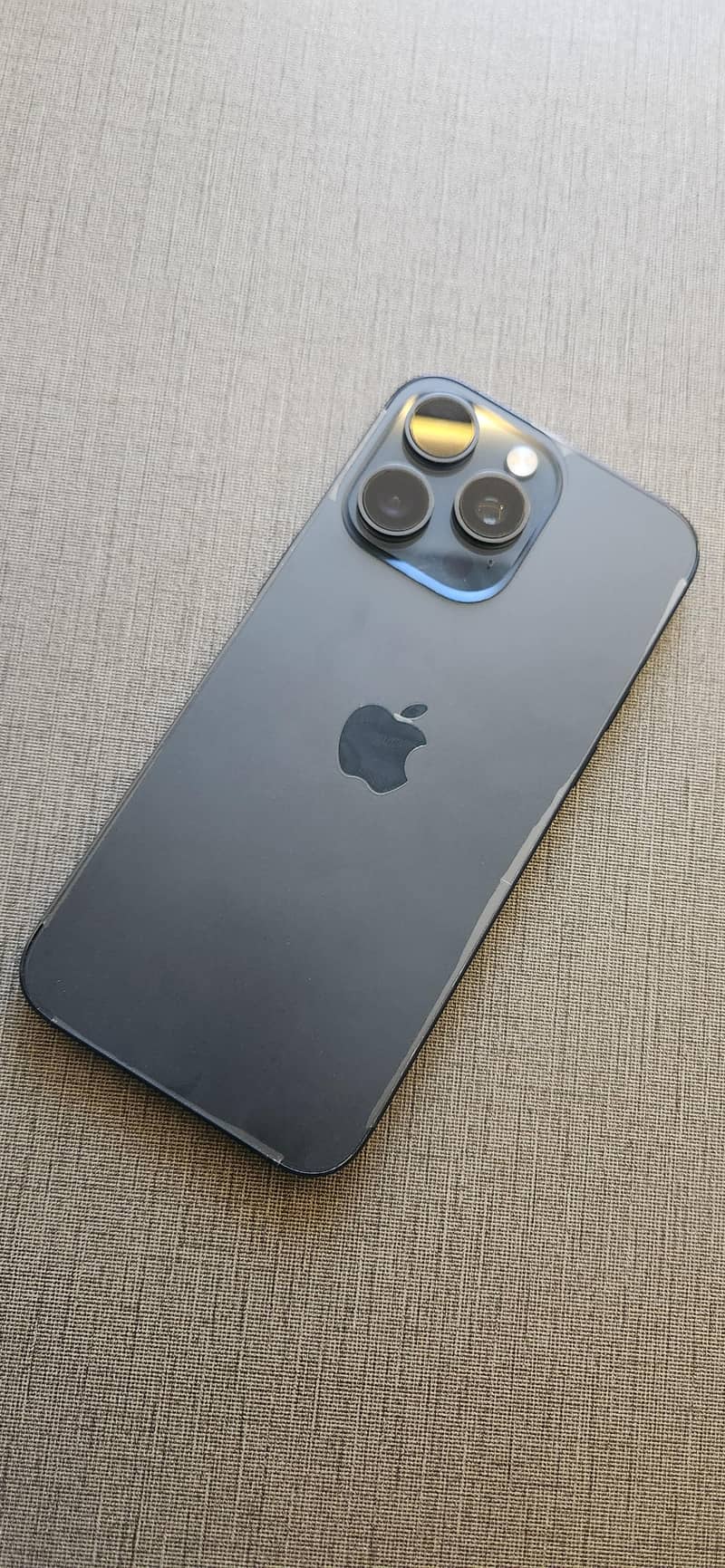 Apple iPhone 15 Pro Max 8