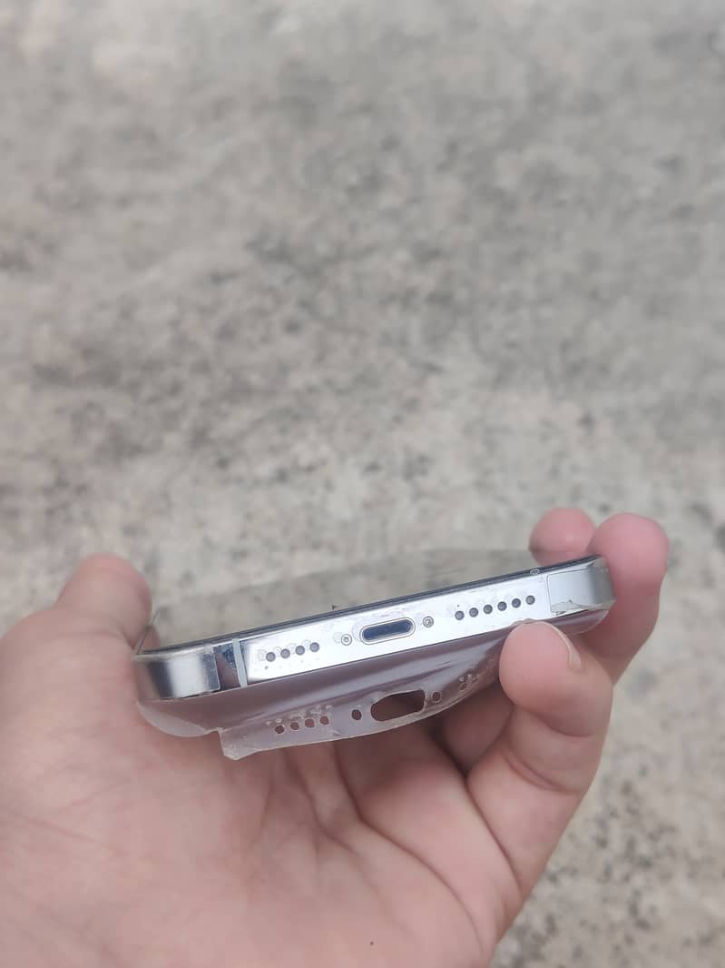 Apple iPhone 13 Pro Max 1