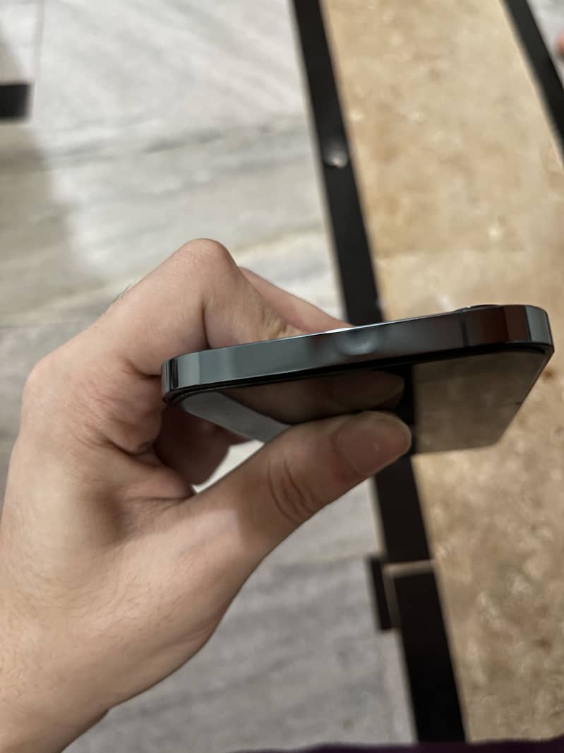 Apple iPhone 12 Pro Max 4