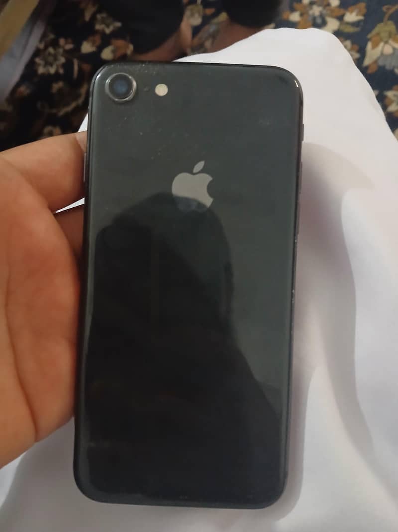 Apple iPhone 8 3