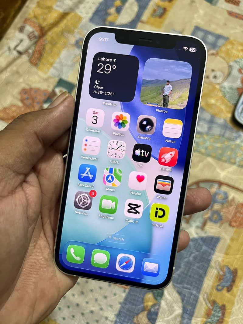 Apple iPhone 12 4