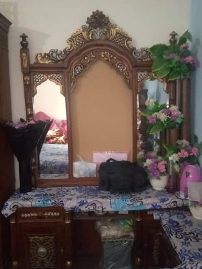 Dressing table