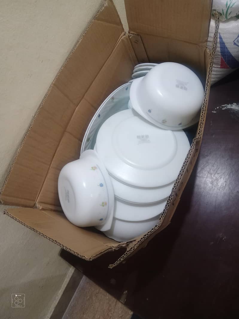 COMPLETE DINNER SET AVAILABLE 3